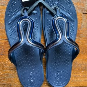 Crocs Metallic Navy Sandals